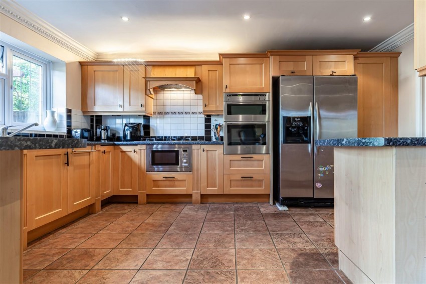 Images for High View Close, Loughton