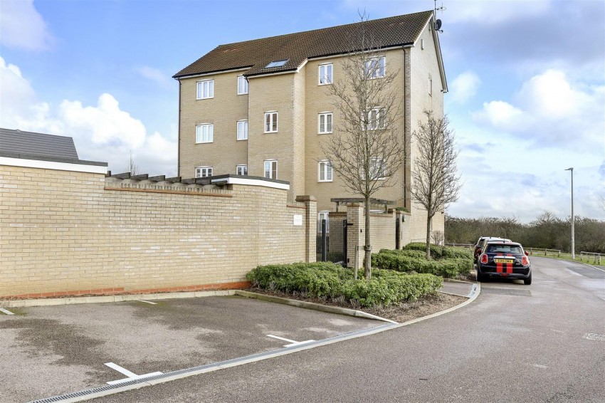 Images for Blackthorn Avenue, Chigwell