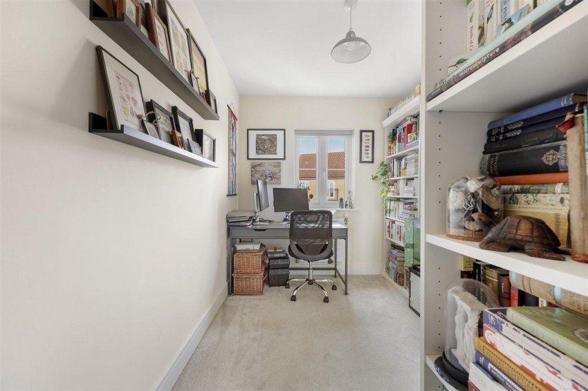 Images for Blackthorn Avenue, Chigwell