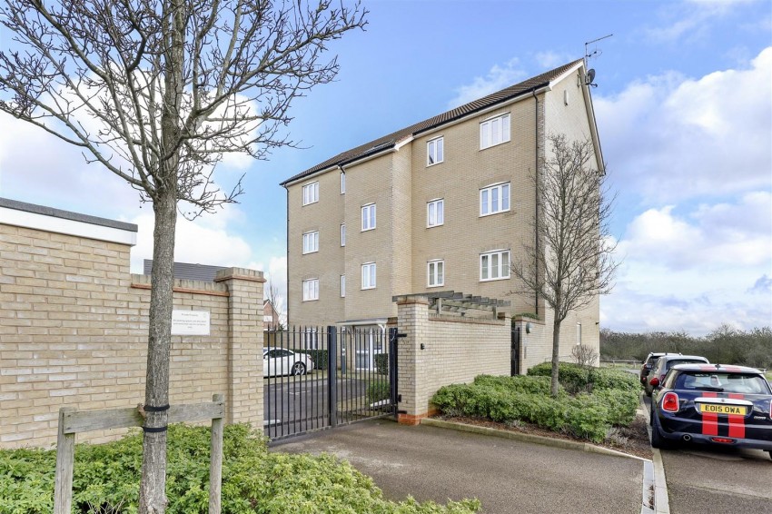 Images for Blackthorn Avenue, Chigwell