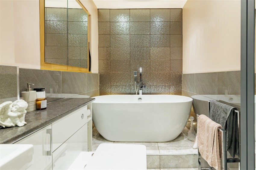 Images for Aldeburgh Dale, Harlow Road, Moreton