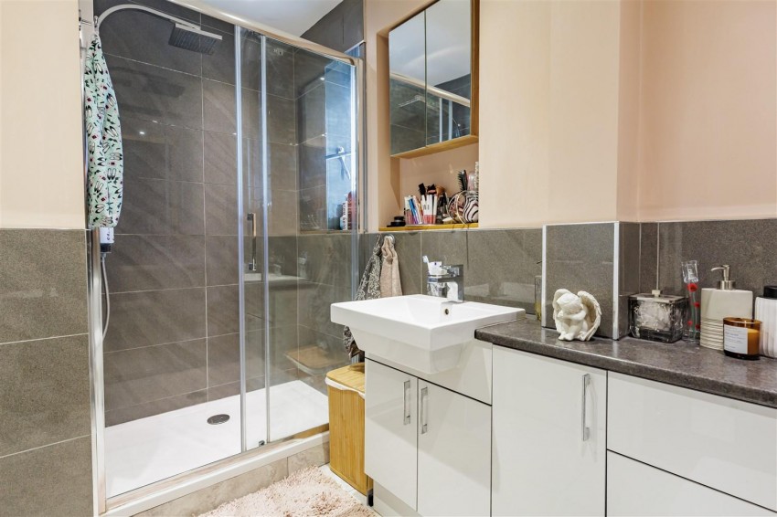 Images for Aldeburgh Dale, Harlow Road, Moreton