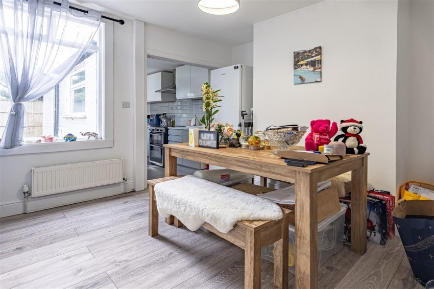 Images for 151 High Road, Loughton