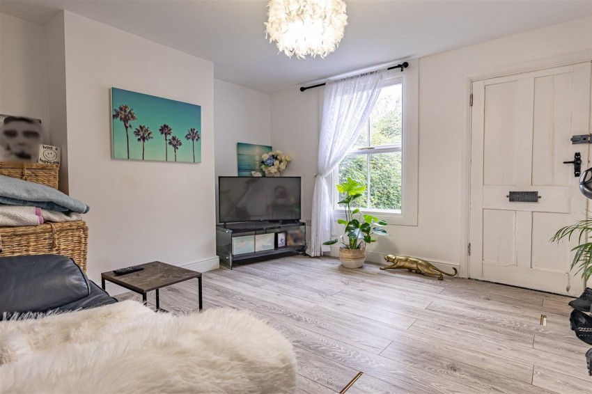 Images for 151 High Road, Loughton