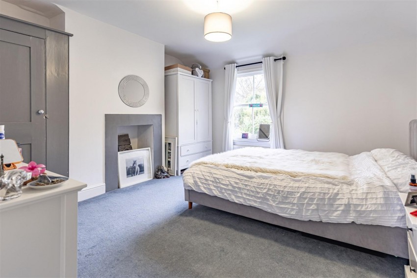 Images for 151 High Road, Loughton