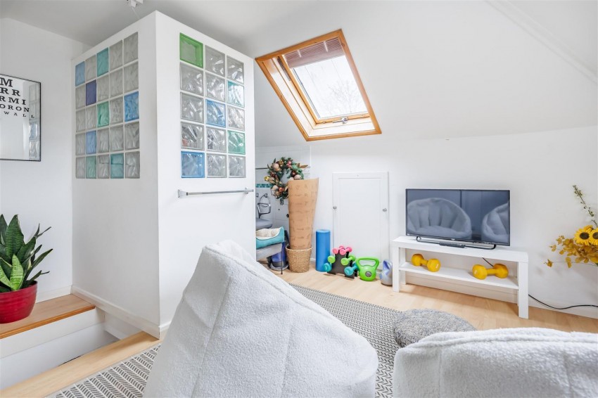 Images for Crows Road, Epping