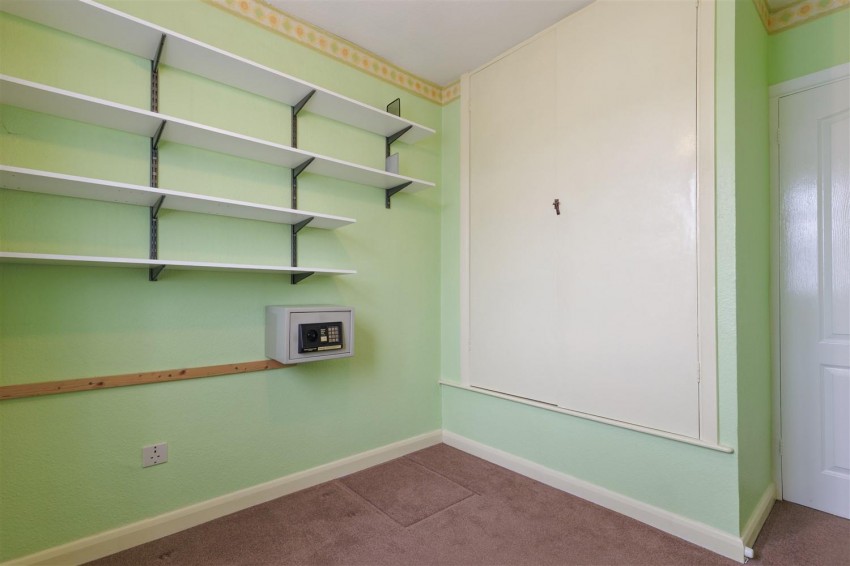 Images for Thornhill, North Weald