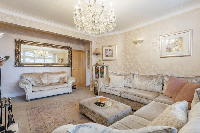 Images for Larkshall Crescent, Chingford,