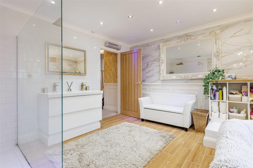 Images for Larkshall Crescent, Chingford, Waltham Forest