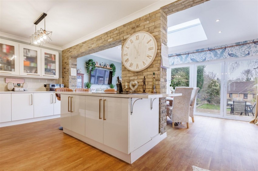 Images for Larkshall Crescent, Chingford,