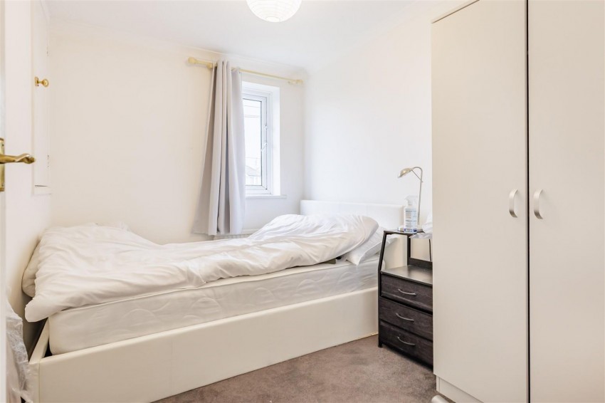 Images for Weald Hall Lane, Thornwood.