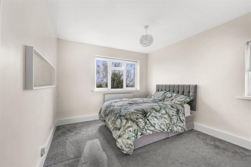 Images for Centre Avenue, Epping