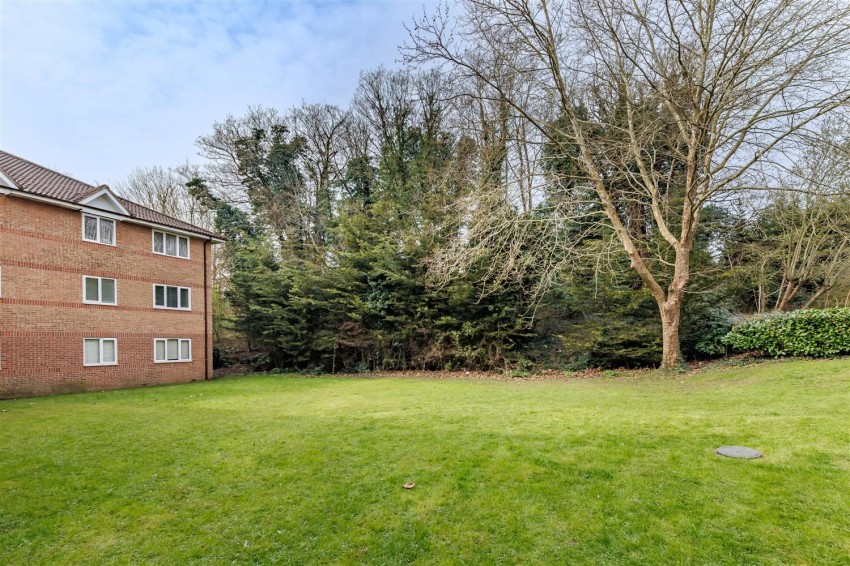 Images for Woodland Grove, Epping