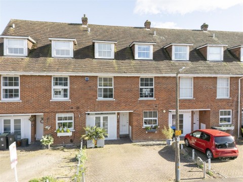 View Full Details for Theydon Grove, Epping