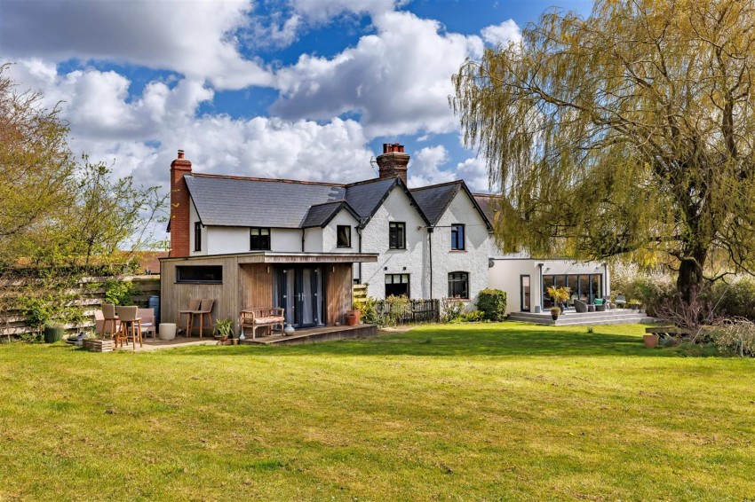 Images for Takleys manor cottage, Epping Upland