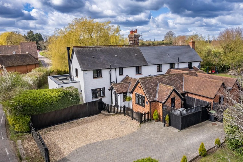 Images for Takleys manor cottage, Epping Upland