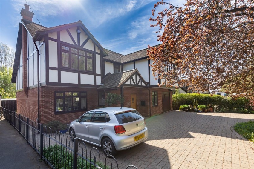 Images for Loughton Lane, Theydon Bois