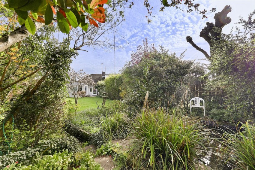 Images for Hows Mead, North Weald