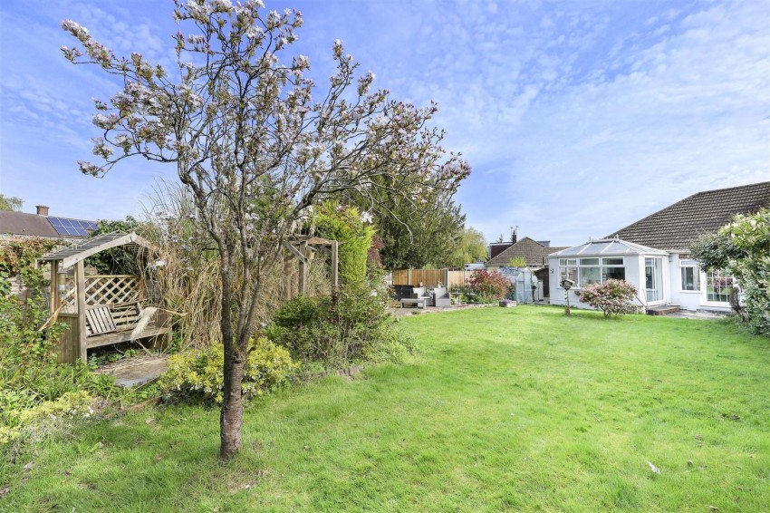 Images for Hows Mead, North Weald