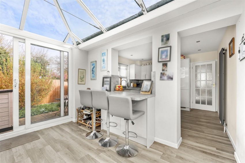 Images for Hows Mead, North Weald