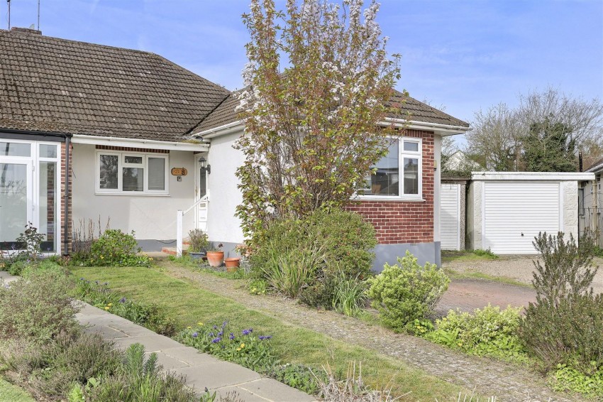 Images for Hows Mead, North Weald