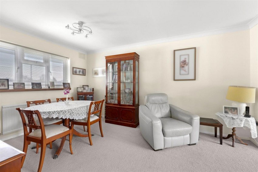 Images for Hows Mead, North Weald