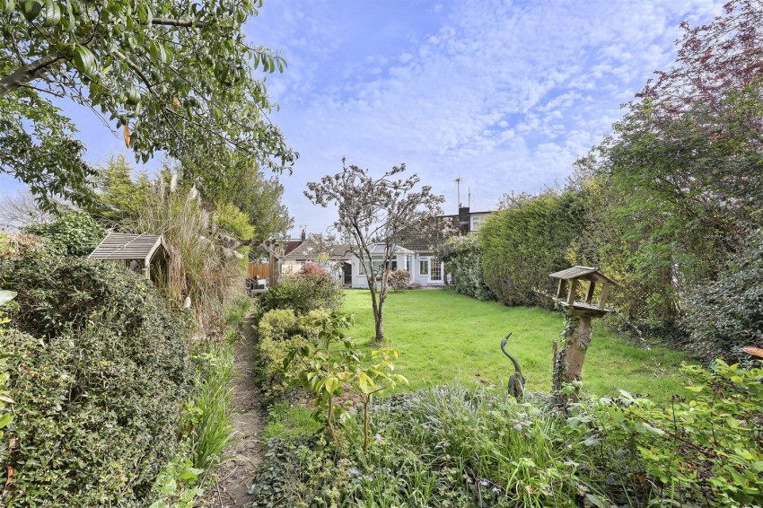 Images for Hows Mead, North Weald