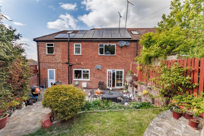 Images for Eatons Mead, Chingford