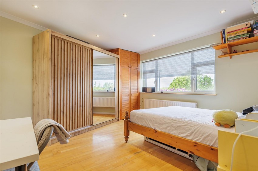 Images for Eatons Mead, Chingford