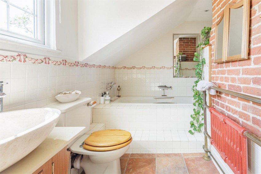 Images for The Elms, Masons Bridge Farm Rd, Fiddlers Hamlet, Epping