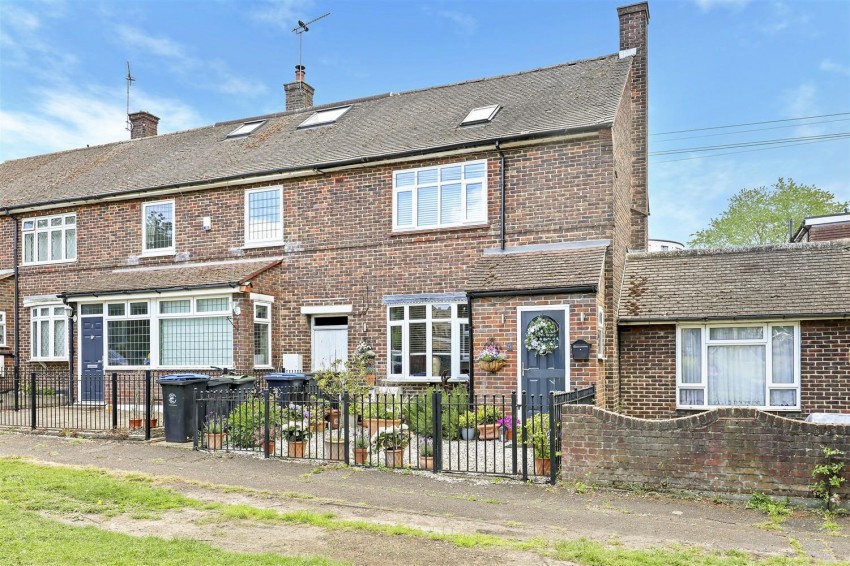 Images for Ladyfields, Loughton