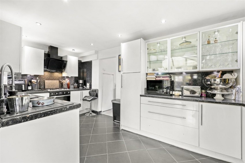 Images for Ladyfields, Loughton