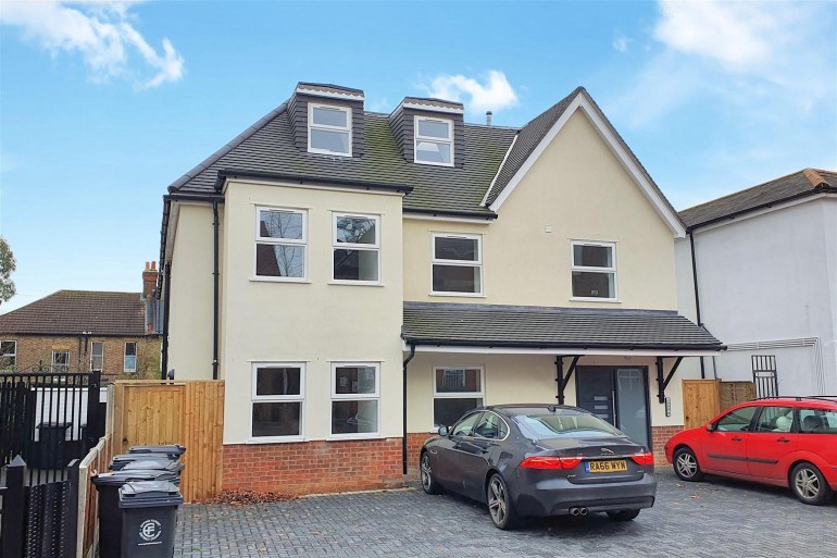 Hemnall Street, Epping