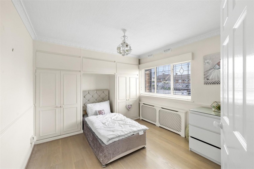 Images for Greenfields, Loughton