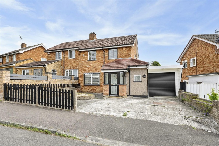 Images for Greenfields, Loughton