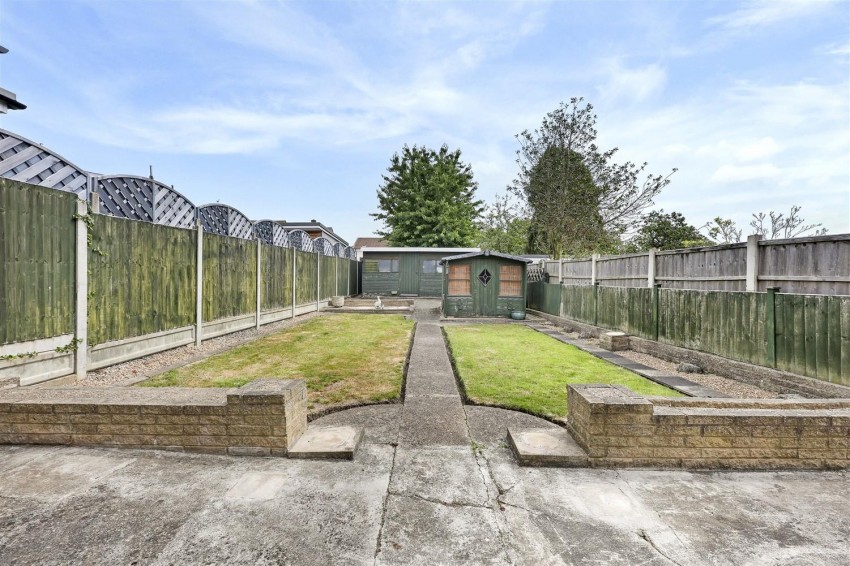 Images for Greenfields, Loughton
