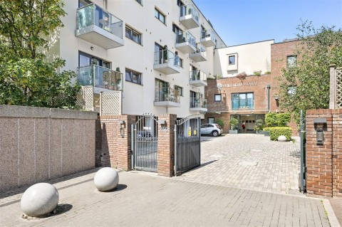 View Full Details for High Road, Loughton