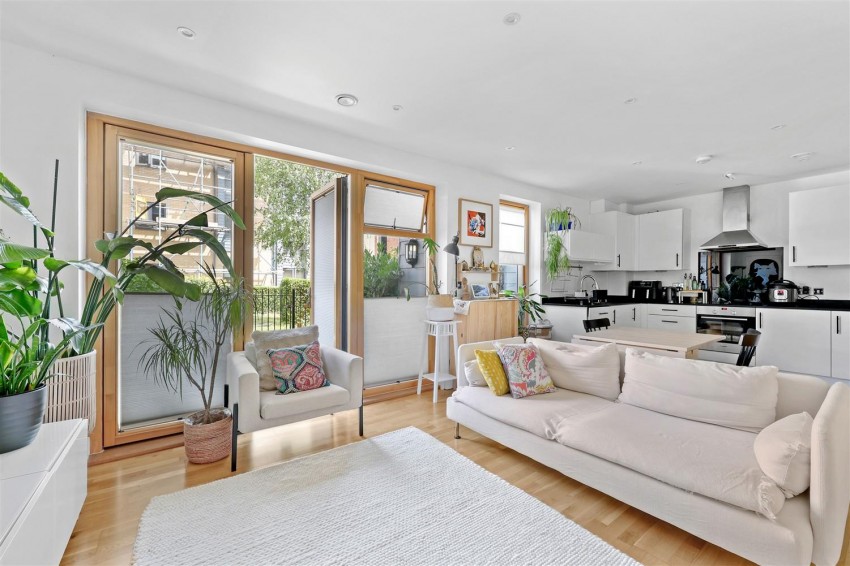 Images for Sycamore Place, Chigwell