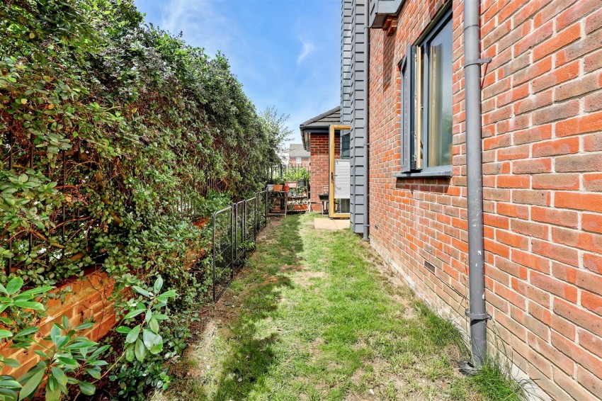Images for Sycamore Place, Chigwell