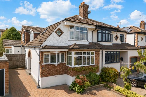 View Full Details for Dukes Avenue, Theydon Bois