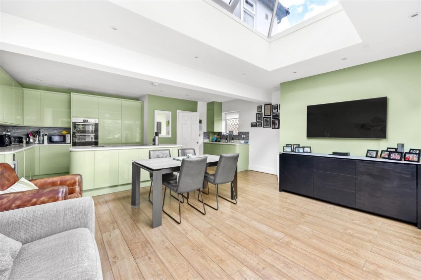 Images for Wood Mead, Epping
